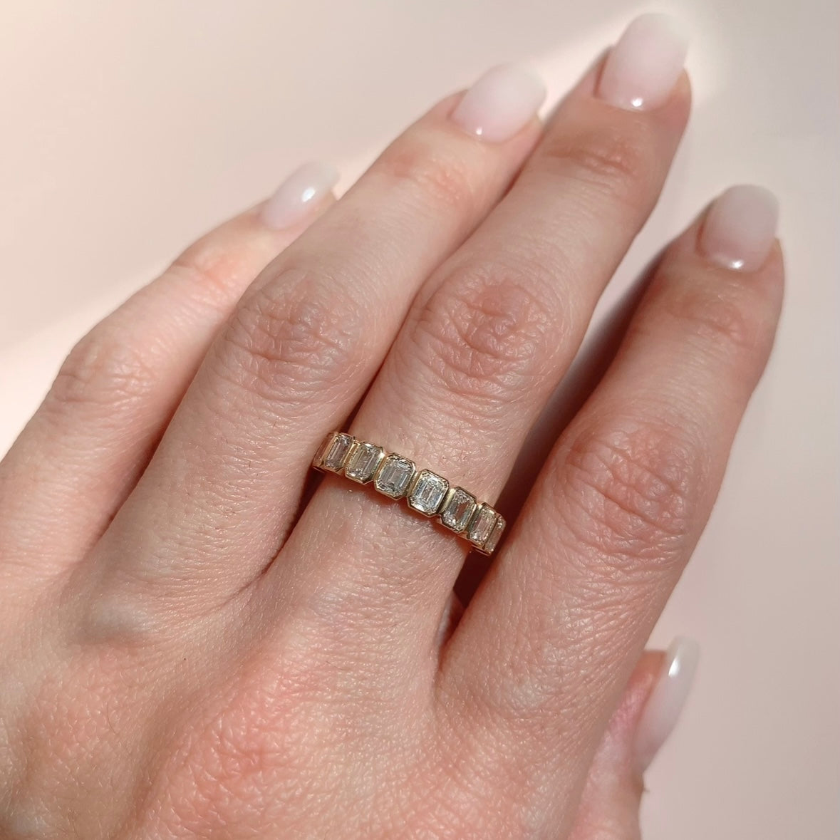 Emerald Cut Bezel Eternity Ring | ラボグロウンダイヤモンド リング