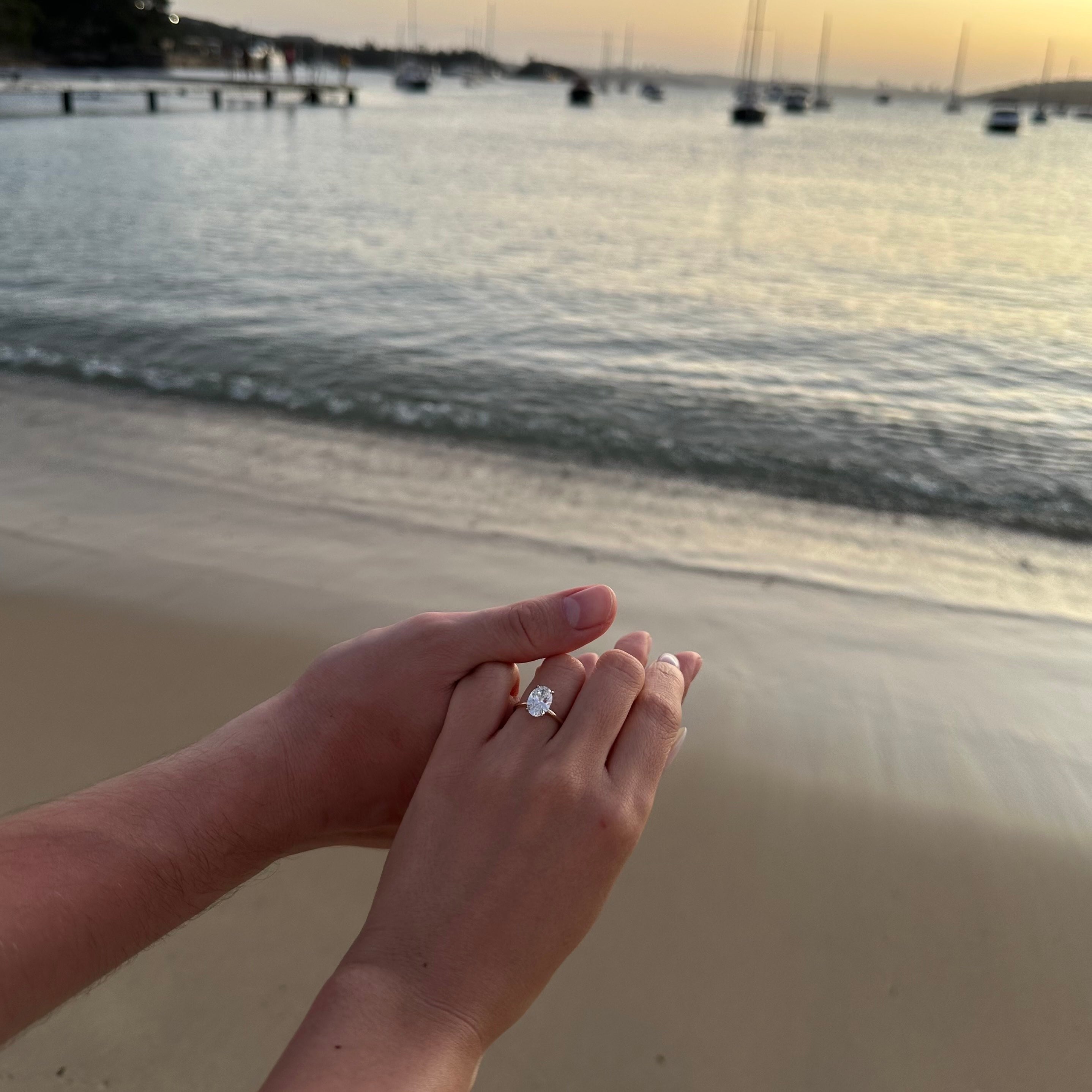The Milli Oval Solitaire Ring 18K | ラボグロウンダイヤモンド 婚約指輪