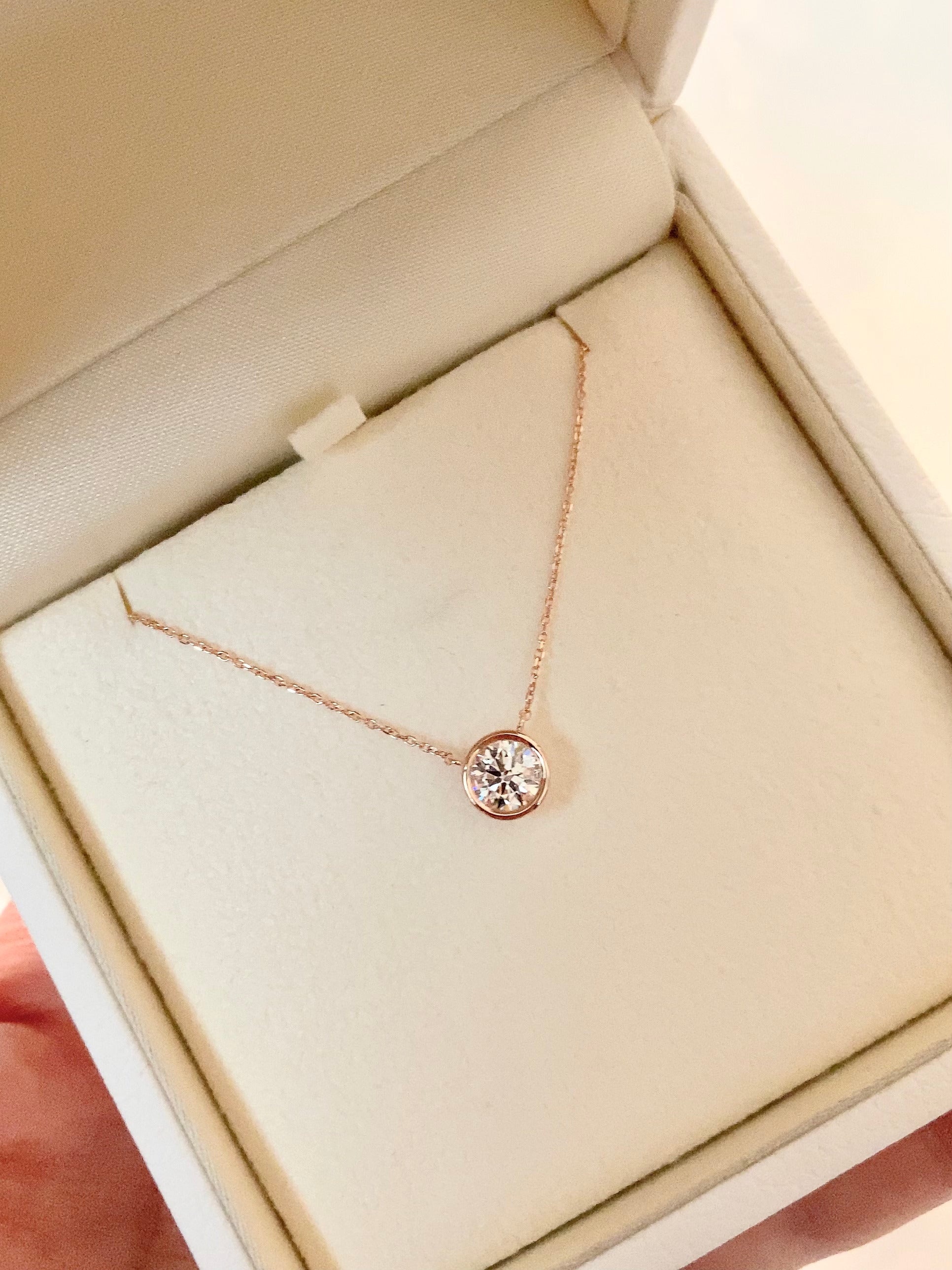 Large Bezel Necklace(ベゼルネックレス)| ラボグロウンダイヤモンド ネックレス