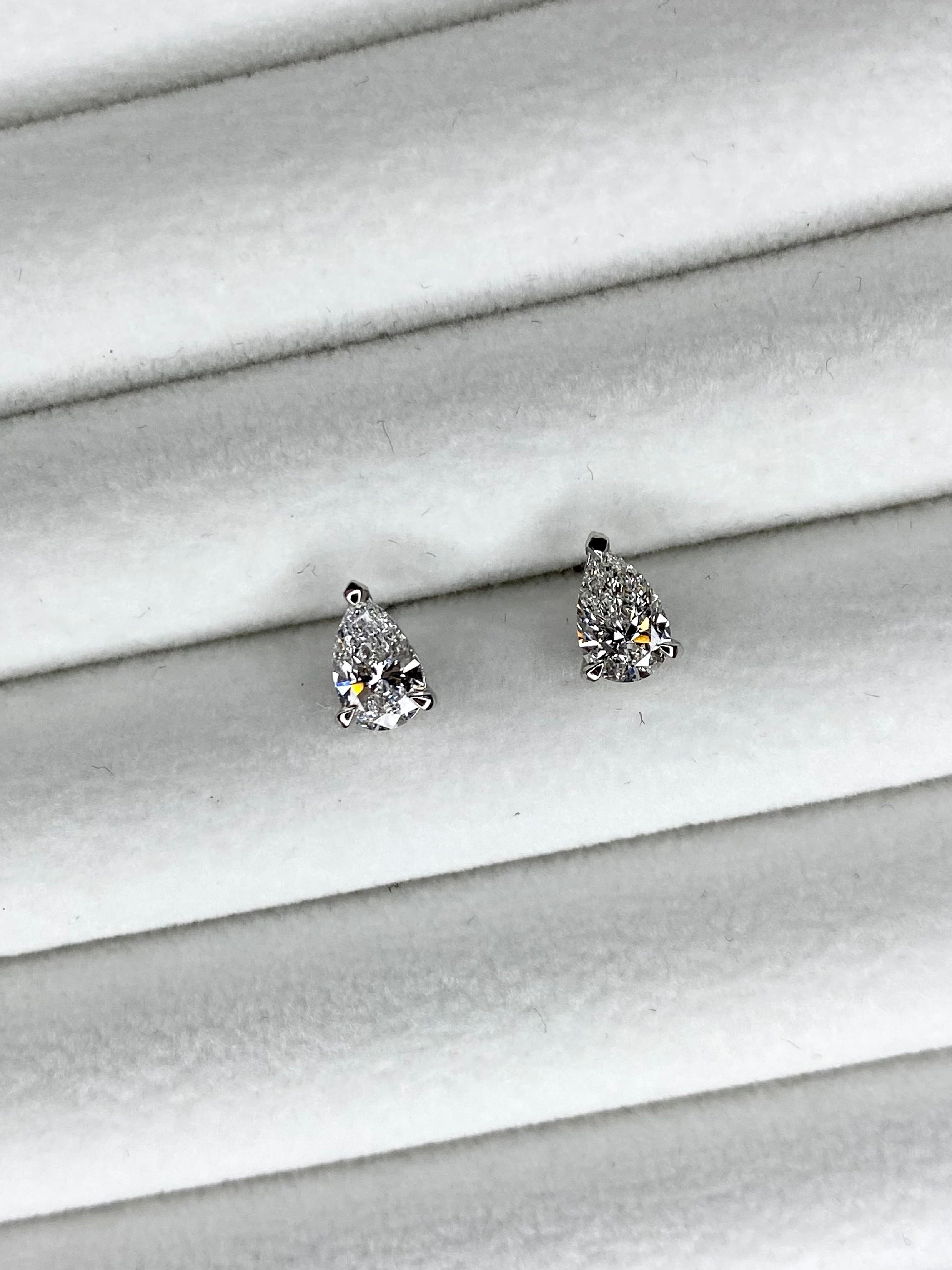 Pear Solitaire Earrings | ラボグロウンダイヤモンド ピアス