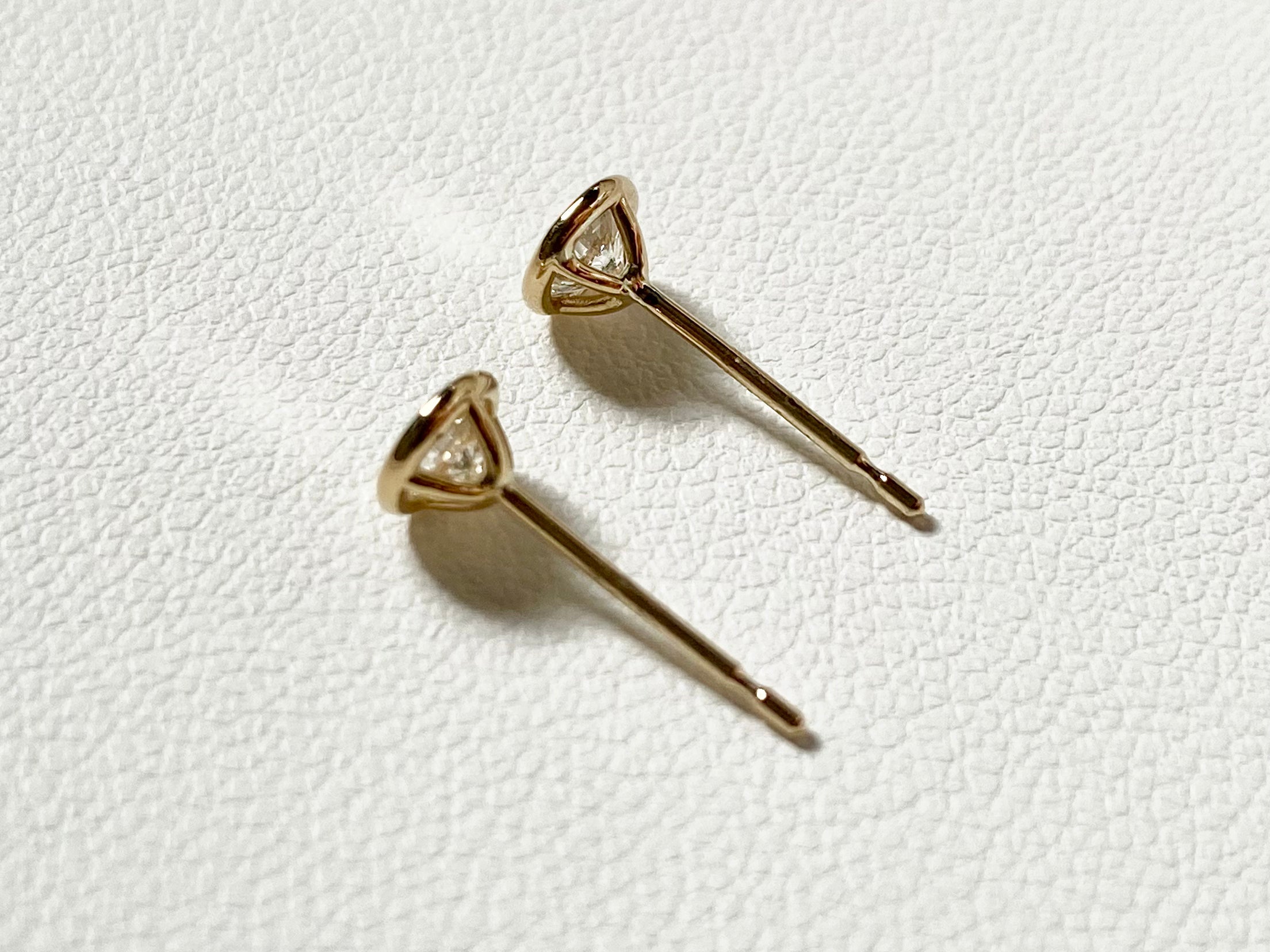 Bezel Earrings（ベゼルピアス）| ラボグロウンダイヤモンド ピアス